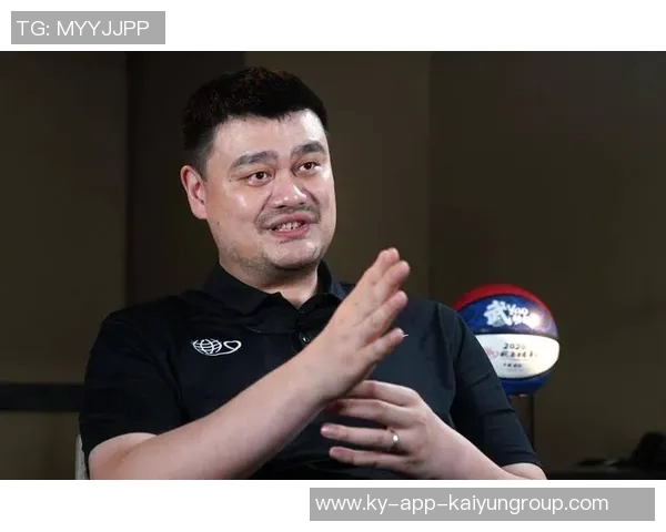 姚明被老马晃倒后奋发图强小杨也能通过努力提升球商